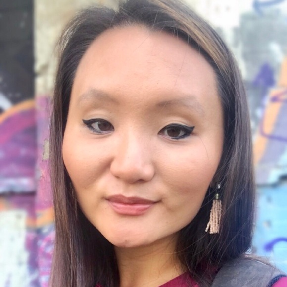 Meet your Posher, Olivia - Picture 4 of 6